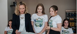 Umweltministerin Steffi Lemke empfängt Regenwald-Bilder - Abenteuer Regenwald