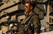 Top Gun: Maverick Cast - Glen Powell as Jake "Hangman" Seresin - Vague ...