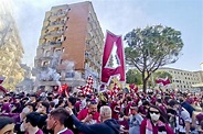 E' festa per la Salernitana: i tifosi in strada dopo la promozione