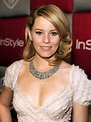 Wallpaper World: Elizabeth Banks is Beautiful and Sexy American Actress