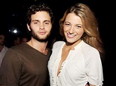 Blake Lively & Penn Badgley in Gossip Girl from From Co-Stars to ...