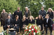 „Das Begräbnis“ Staffel 2: Kommt eine Fortsetzung der ARD-Impro-Serie?