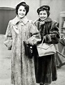 Elizabeth Taylor with her mother Sara Sothern | Elizabeth taylor, Queen ...