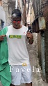 Wanda Nara visitó una favela de Brasil, cambió su look y grabó su nuevo ...