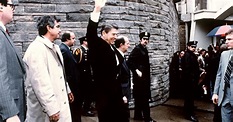 March 30, 1981: President Ronald Reagan shot by John Hinckley - CBS News