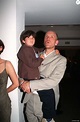 John Malkovich et son fils Loewy à Paris en 1999. - Purepeople