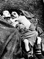44 Photos Inside Bergen-Belsen: The Concentration Camp That Killed Anne ...
