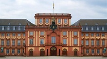 Château de Mannheim à : Centre-ville de Mannheim | Expedia