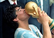 ¿Maradona no es más grande que Pelé? Lo eligieron como el segundo mejor ...
