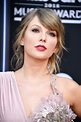 Old Taylor? Look romântico marca a volta de Taylor Swift ao red carpet ...