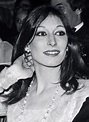 Anjelica Huston, 1975 | Anjelica huston, Beauty icons, Angelica