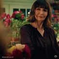 Smile Mary Steenburgen GIF - Smile Mary Steenburgen Maggie Clarke ...