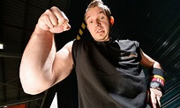 Arm Wrestling Champion With Big Arm - Spacotin
