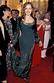 What the Oscars Red Carpet Looked Like in 1998 | Oscar fashion, Oscar ...