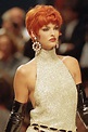 Linda Evangelista rocking the red hair! | Glamour, Glamour fashion ...