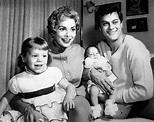 Tony Curtis at Home With His Wife Janet Leigh and Their Daughters in 1959