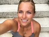 Lara Gut Instagram / Ist Ski-Beauty Lara Gut eine Zicke? / Lara's press ...