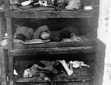 44 Photos Inside Bergen-Belsen: The Concentration Camp That Killed Anne ...