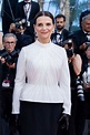 Cannes 2023 : Juliette Binoche en look binaire noir et blanc ose les ...
