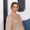 Pregnant Jennifer Lawrence Makes Major Red Carpet Return In Golden Look ...