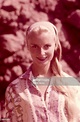 Portrait souriant du mannequin français Eliette MOURET en 1958. Elle ...