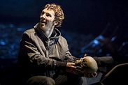 Benedict Cumberbatch in "Hamlet" review - Chicago Tribune