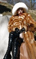 Pin by fur nue on Pelzmäntel | Fur fashion, Fox fur coat, Fur coat