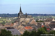 Blick auf Clermont-sur Berwinne mit der Kirche Saint-Jacques le Majeur ...