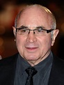 Bob Hoskins dead: Celebrity tributes to the British actor flood Twitter ...