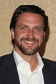 Raul Esparza's Instagram, Twitter & Facebook on IDCrawl