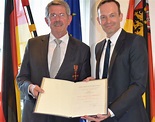 Leo Blum erhält Bundesverdienstkreuz - News - Management-und-politik ...