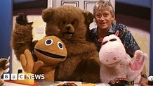 Rainbow presenter Geoffrey Hayes dies at 76 - BBC News