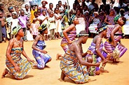 Ghana women dance | Women from Ghana dance at an event to ra… | Flickr