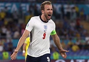 Kane's double helps England into semi-finals