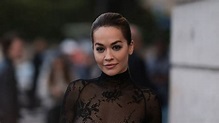 Ohne BH: Rita Ora begeistert mit sexy Transparent-Look in Paris