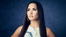 Demi Lovato posa de biquíni de oncinha e fãs ficam enlouquecidos