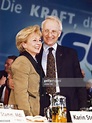 Bayerns Ministerpräsident Dr. Edmund Stoiber und seine Frau Karin auf ...