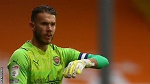 Chris Maxwell: Blackpool goalkeeper out after tearing quadricep - BBC Sport