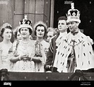 König George VI und Königin Elizabeth auf dem Balkon des Buckingham ...