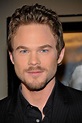 Aaron Ashmore Net Worth - Celebrity Sizes