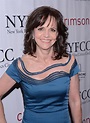 Sally Field - Biography - IMDb