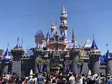 Disneyland - Wikipedia