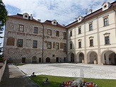 Benatky nad Jizerou / Benatek, Innenhof des Renaissance Schloß mit ...