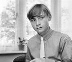(1965) A young Phil Collins | Phil collins, Groovy history, Phil