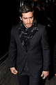 Jake Gyllenhaal Patterned Scarf | Jake gyllenhaal, Fashion, Patterned ...