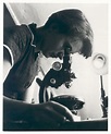 Rosalind Franklin with Microscope in 1955 | Jewish Women's Archive