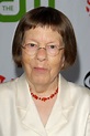 Linda Hunt - Ethnicity of Celebs | What Nationality Ancestry Race
