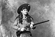 Qui era Sharpshooter Annie Oakley?