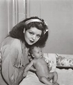 Clara Bow and her new born son in 1938. | Clara bow, Iconic movies, Old ...