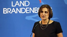 Brandenburgs Bildungsministerin Britta Ernst tritt zurück | WEB.DE